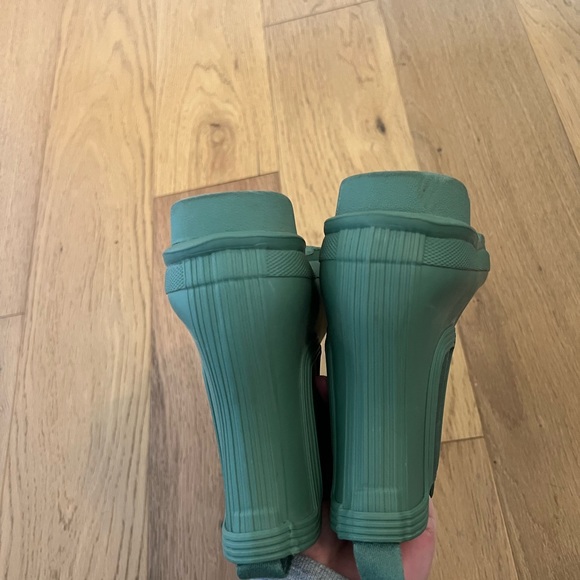 Hunter Chelsea boots. Size 10. Worn once. Great condition. Green color. - Picture 2 of 4